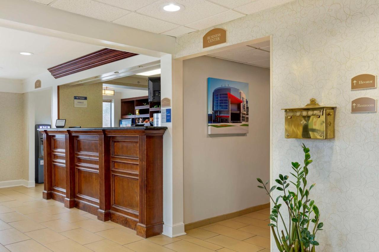 Best Western Plus The Inn At Sharon/Foxboro Exterior photo