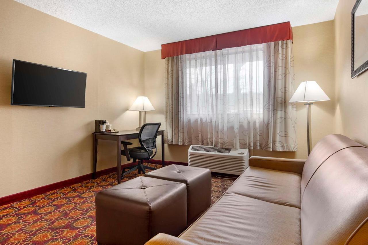 Best Western Plus The Inn At Sharon/Foxboro Exterior photo