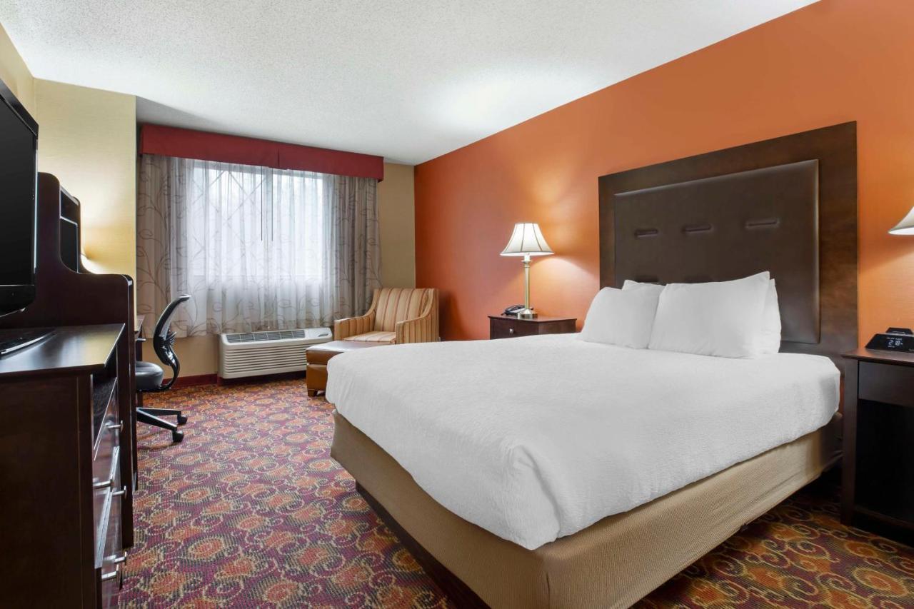Best Western Plus The Inn At Sharon/Foxboro Exterior photo