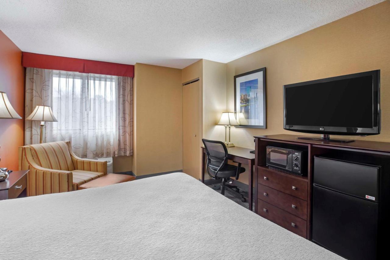 Best Western Plus The Inn At Sharon/Foxboro Exterior photo