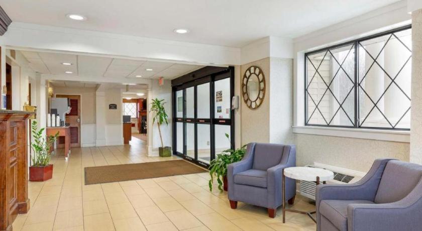 Best Western Plus The Inn At Sharon/Foxboro Exterior photo